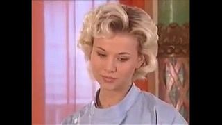 Похотливый гинеколог так увлёкся осмотром, что и не заметил как обе его руки полностью погрузилась в вагину сексуальной пациентки