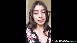 Мужик долго ебал молодую девку в пизду и решил кончить ей в рот