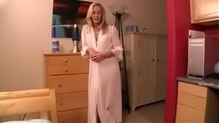 Сынок наказал мать за то, что привела подругу без разрешения и выебал обеих зрелых дам