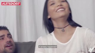 Скромную брюнетку отымели жестко на кастинге в щель