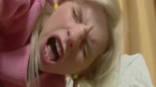 Анал с русской блондинкой и спермой в ее дырке